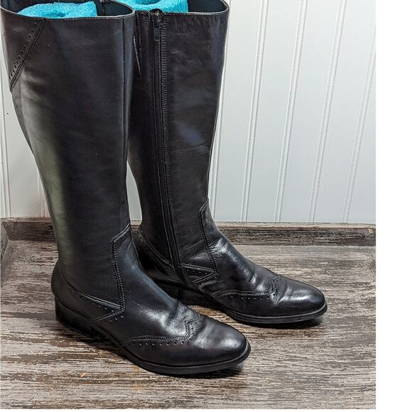 Ecco Women's Black Leather Tall Riding Boot Wingtip Detail Side Zipper Size 37 - Picture 1 of 9